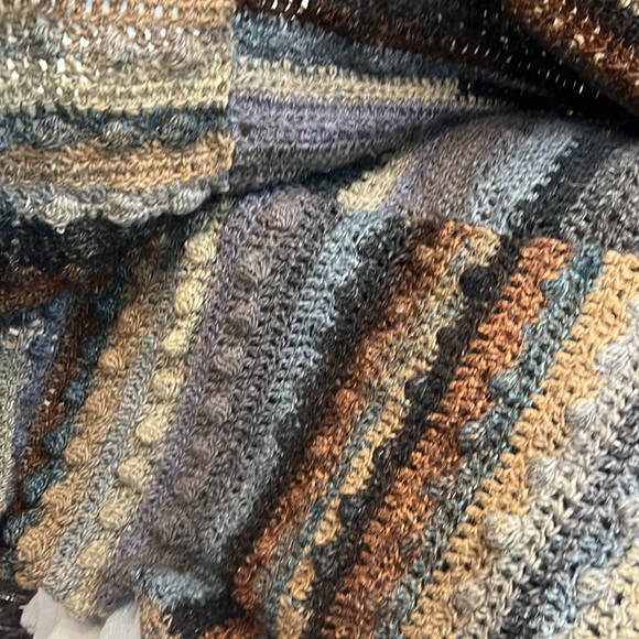 Hand crochet blanket - Picture 15 of 15